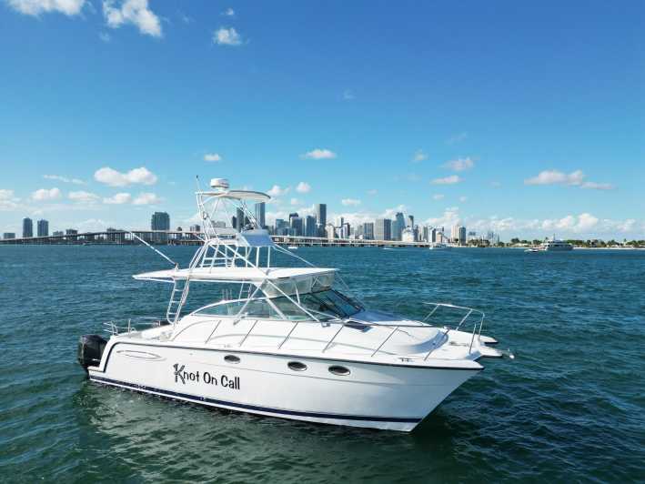 Valencia: VIP Sunset Cruise in Catamaran with drink - Valencias VIP Sunset Cruise in a Catamaran: An Elegant Waterborne Experience for $40