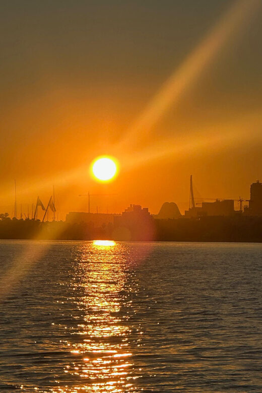 Valencia: VIP Sunset Cruise in Catamaran with drink - The Enchanting Sunset Over Valencia’s Coastline