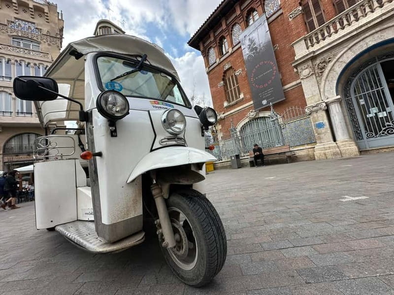 Valencia: Visit the Historic Center of Valencia by Tuk Tuk - What Makes the Tour Eco-Friendly and Fun?