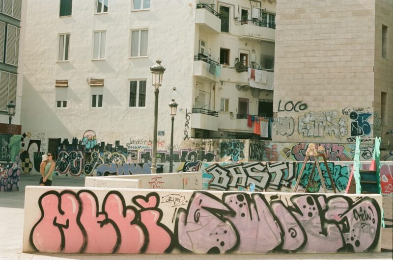 Valencia: Walking Tour of City Highlights with tastings - Key Points