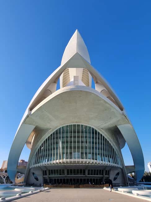 Valencia: Walking tour of the City of Arts and Sciences in Italian - The Science and Sea Life: The Oceanogràfic from Outside