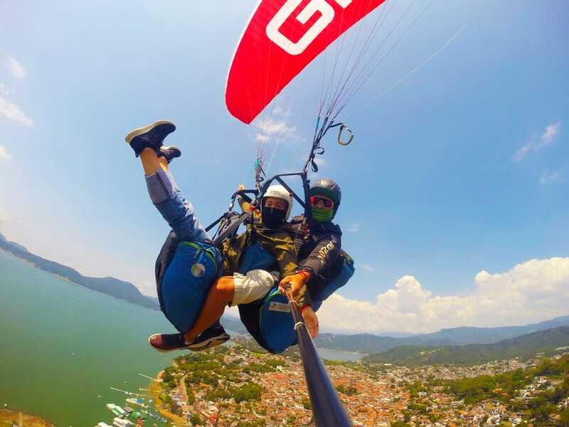 Valle de Bravo: Paragliding flight - Best Time to Book and Participate