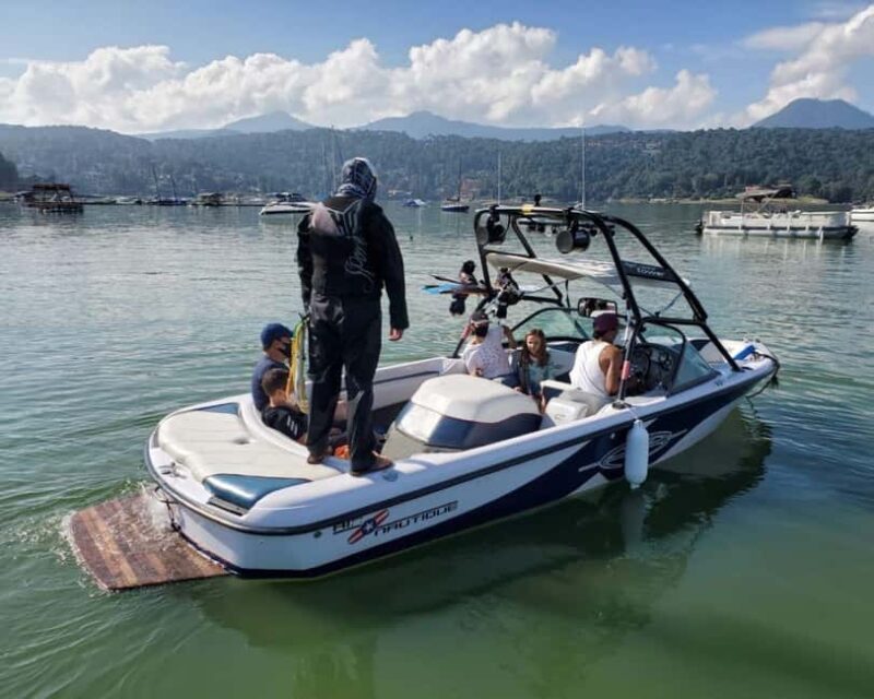 Valle de Bravo: Ski Boat Rentals - Key Points
