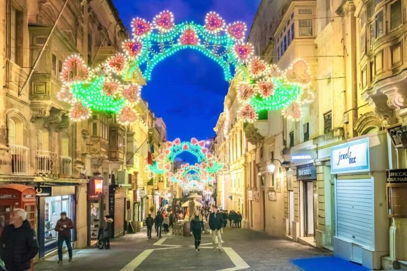 Vallettas Festive Lights Tour: A Private Christmas Walk - Logistics and Group Comfort