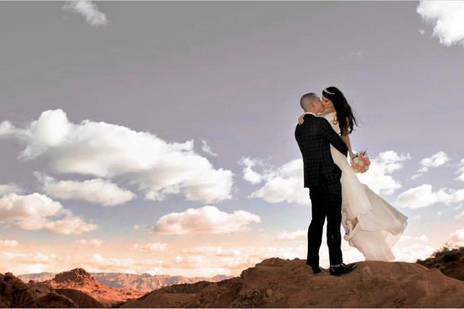 Valley of Fire Wedding by Private Limousine - Valley of Fire Wedding Package: An Overview