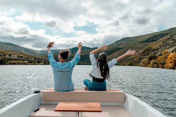 Valley of the Douro: Private Tour Electric Boat 1h With Wine Tasting - Key Points