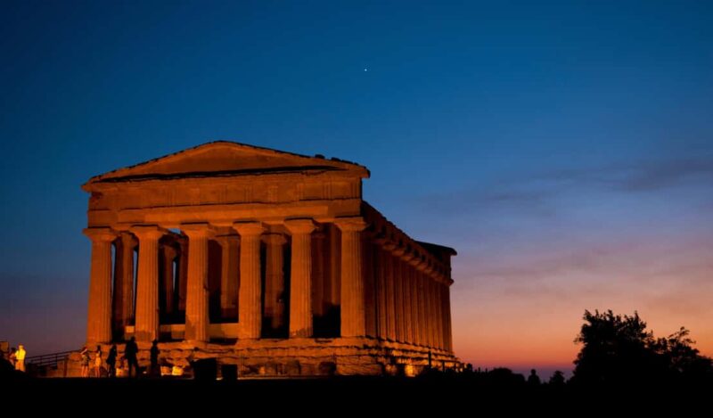 Valley of the Temples under the stars with ticket included - Discover the Magic of the Valley of the Temples Under the Stars
