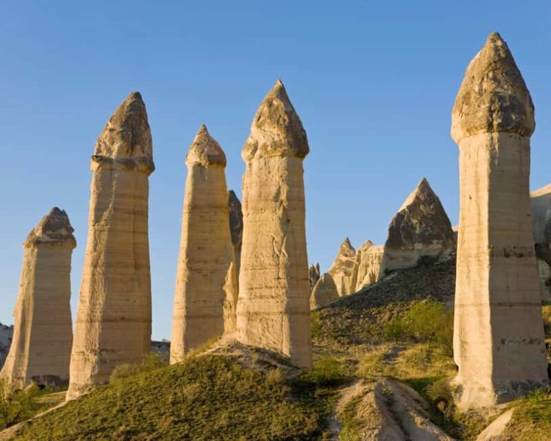 Valleys of Time: Cappadocias Living Stones - Exploring Uçhisar’s Panorama and Cave Dwellings