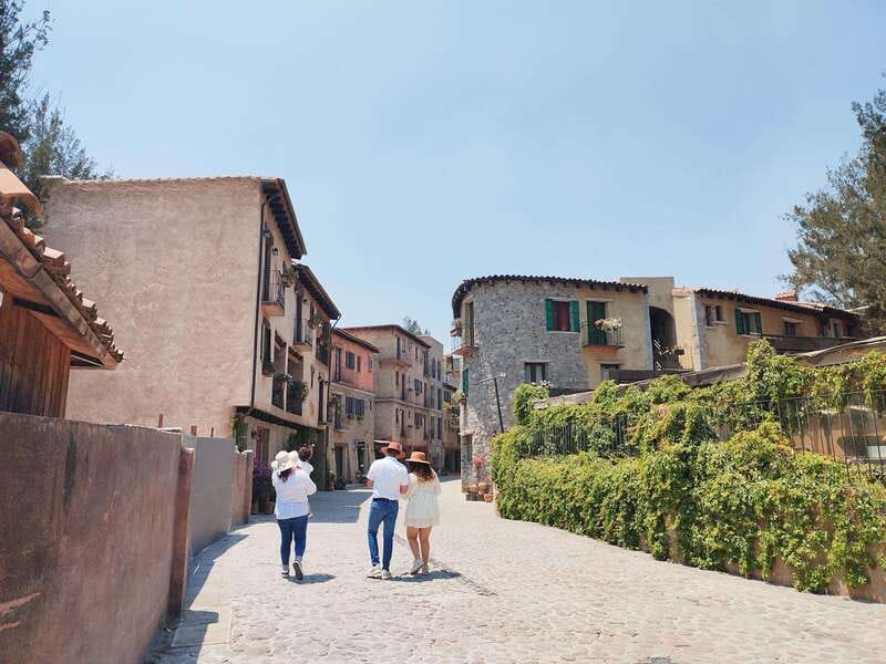 Val´quirico And The City of Angels Puebla From Mexico City - The Experience of the Guides and Tour Group