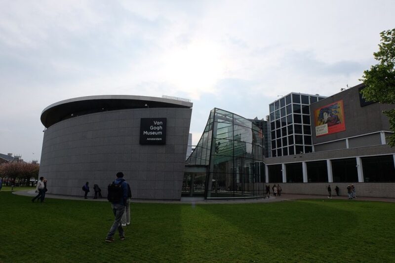 Van Gogh Museum Private Guided Tour - The Benefits and Limitations of a Private Guided Experience