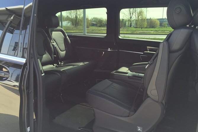 VAN Private transfer: Krakow City - Krakow Airport - Efficient and Comfortable Private Transfer from Krakow City to Krakow Airport