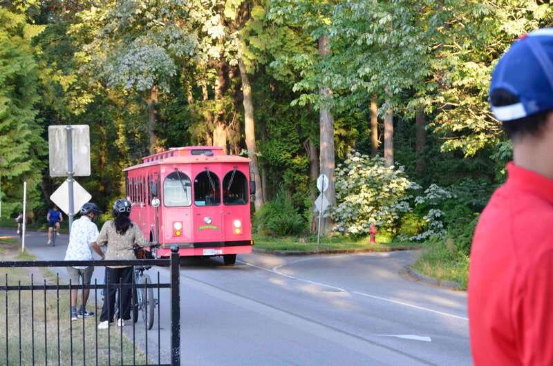 Vancouver: 24 or 48-Hour Hop-On Hop-Off Trolley Tour Pass - Guides, Commentary, and Overall Atmosphere