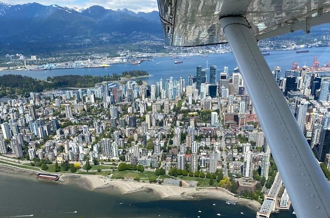 Vancouver City Skyline Scenic Seaplane Tour - Viewing Stanley Park from Above