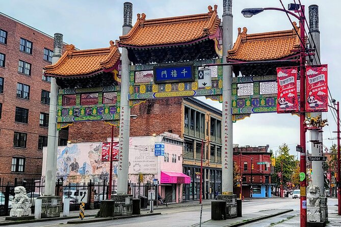 Vancouver city Tour with all attractions - Vancouver’s Waterfront and Granville Island Charm