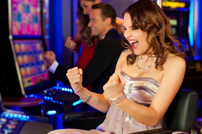 Vancouver Evening 4 Hours Tour with Night Life Attractions Private - Granville Island and Vancouver’s Nightlife Options