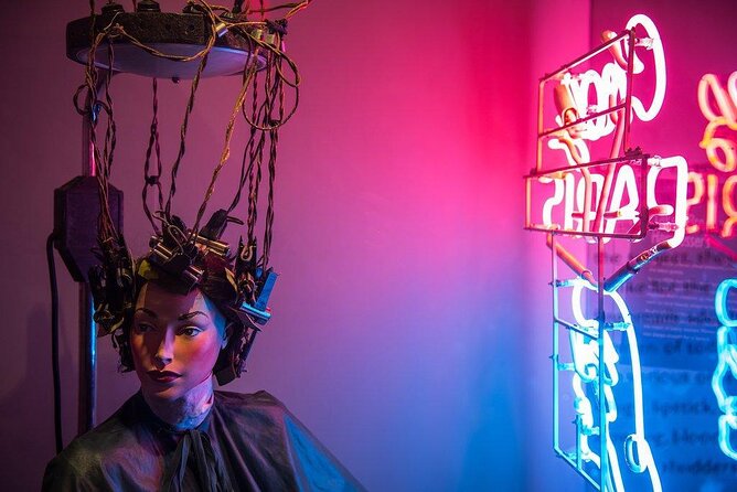 Vancouver Family Tour for History Geeks Private - Explore Vancouver’s Family-Friendly Historical and Scientific Attractions