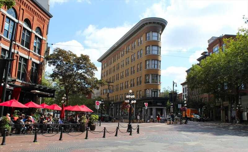 Vancouver Highlights 4-Hour Private Tour - Stanley Park: Totem Poles and Prospect Point