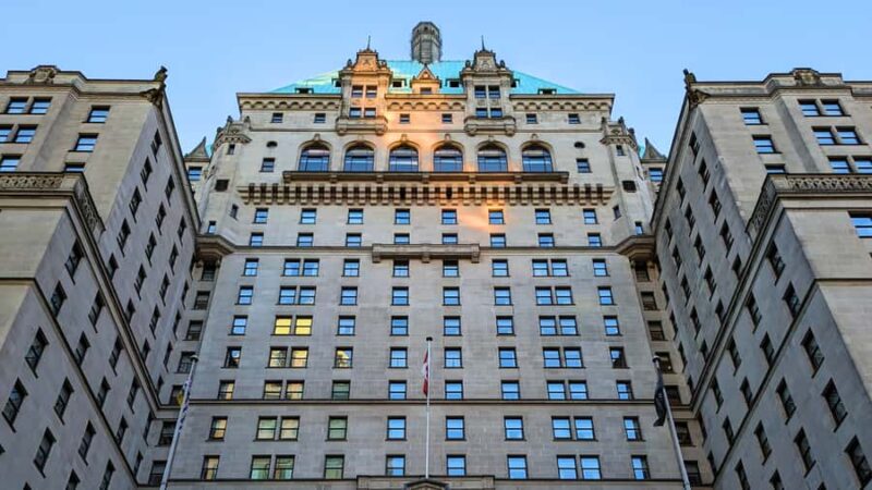 Vancouver: Holiday History and Hot Chocolate Tour - Exploring Vancouvers Heritage Architecture: The Marine Building