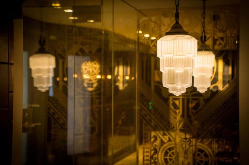 Vancouver: Holiday History and Hot Chocolate Tour - Inside the Art Deco Marine Building