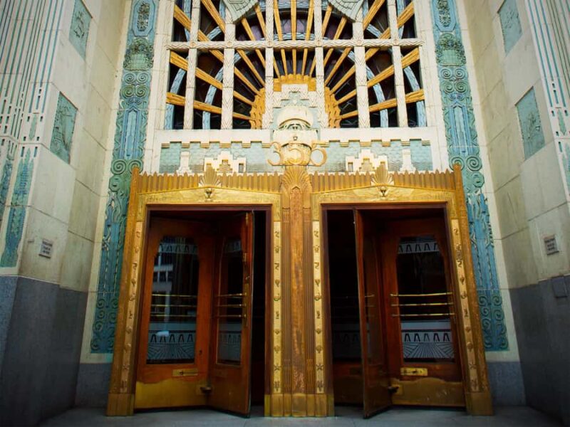 Vancouver: Holiday History and Hot Chocolate Tour - Sipping Warmth: Hot Chocolate from Trees Cafe