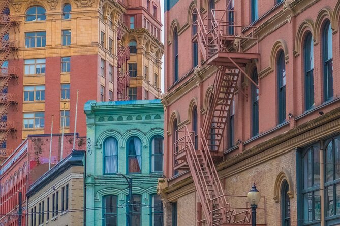 Vancouver Old Town Treasure Hunt: Self-Guided Walking Game - Finding the Steam-Powered Antique-Style Clock