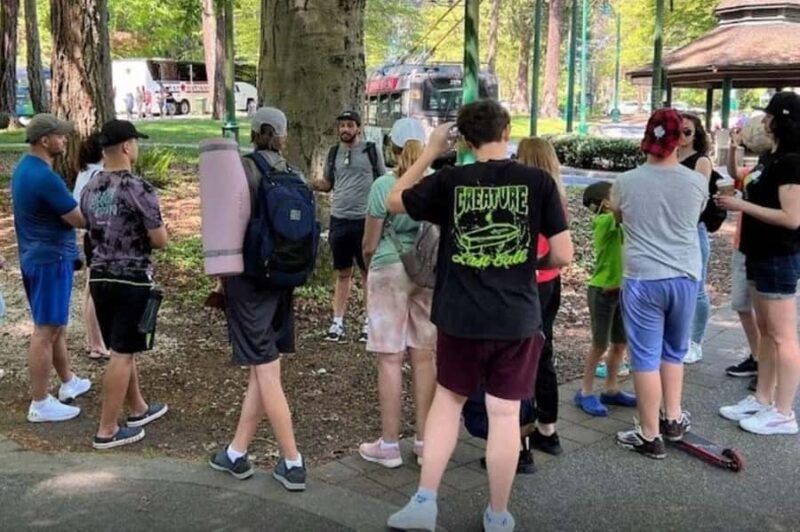 Vancouver: Private Downtown Walking Tour with Photos - Key Points