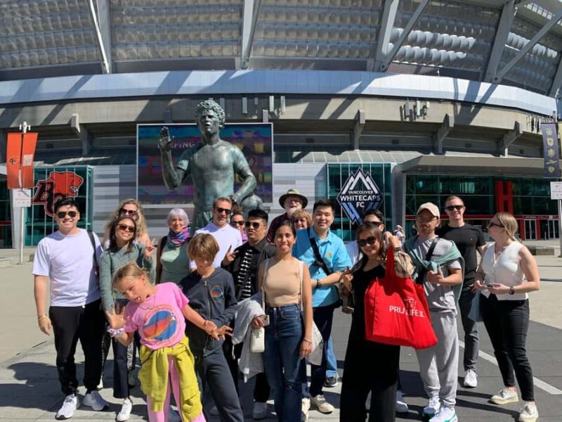 Vancouver: Private Walking Tour of City Highlights - The Moving Story of Terry Fox at Victory Square