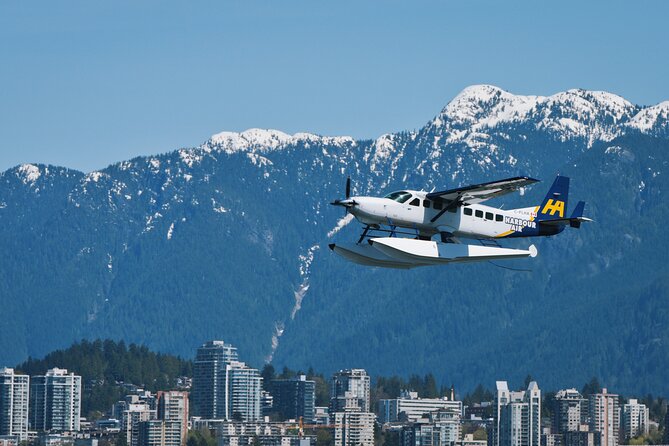 Vancouver to Seattle Scenic Seaplane Flight: One Way - Discovering Downtown Seattle and Its Neighborhoods