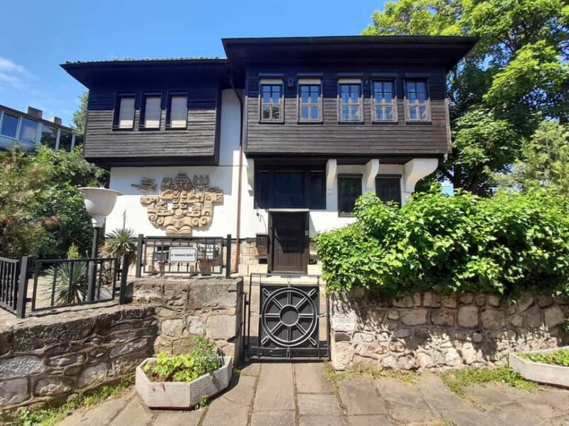 Varna Echoes: Flavors, Footsteps, Tales & Wine tasting - The Guide: Hristina Nedelcheva’s Expertise