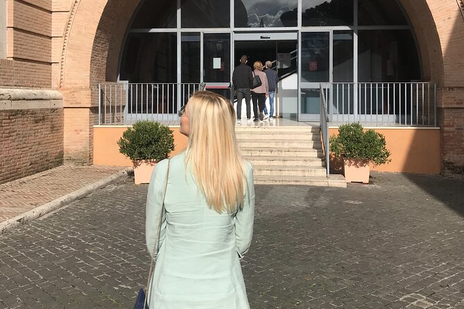 Vatican and Sistine Chapel Guided Tour with Skip-the-Line - Visiting the Iconic St. Peter’s Basilica