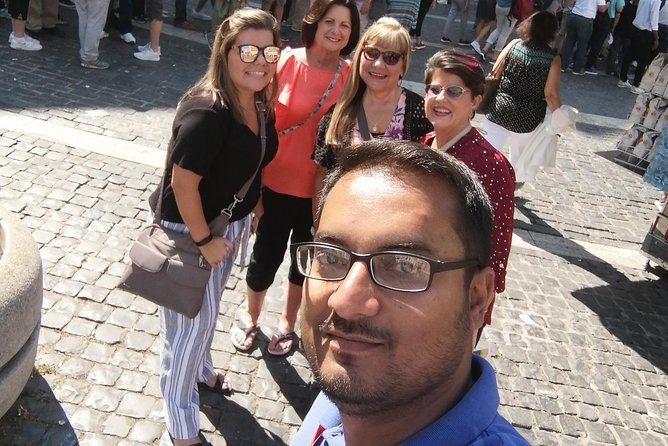 Vatican city private tour with museum,sistine chapel& st Peter VIP no line entry - An Ideal Tour for Art Lovers and History Enthusiasts