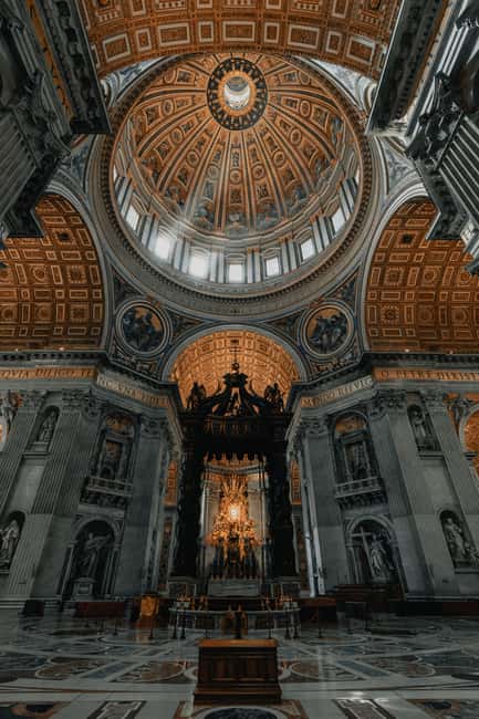 Vatican City: St. Peters Basilica group tour - Practical Aspects: Group Dynamics and Accessibility