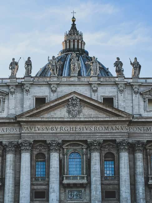 Vatican Full access: St.Peter's Basilica, Dome, Tombs+Audio - Starting the Tour with Hosted Entry and Expert Assistance