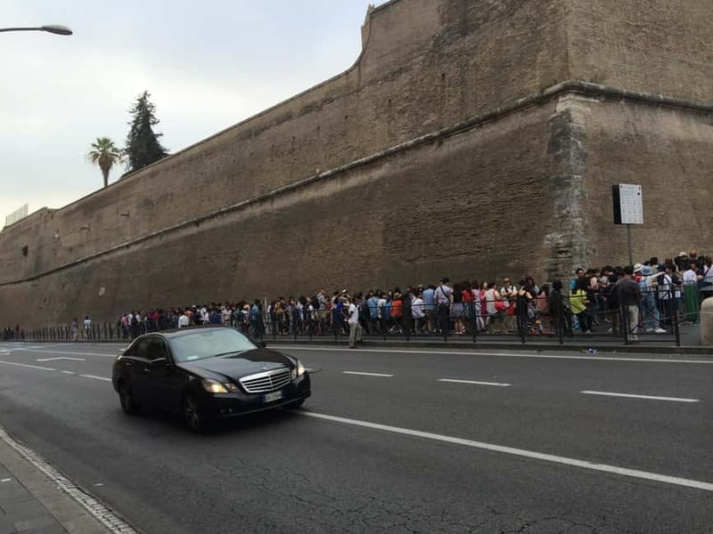 Vatican: Museum, Sistine Chapel & Raphael Rooms Evening Tour - Exploring the Gallery of Maps and Raphael Rooms