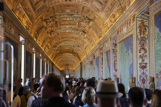Vatican & St Peter's Basilica: unlock the wonders - Timing, Crowds, and Tour Pacing