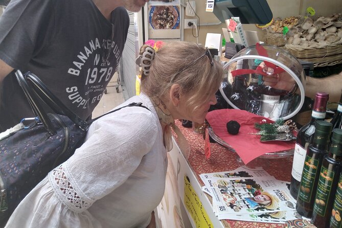 Vatican Street Food Tour and Wine Experience with Local Guide - Walking Through Historic Borgo and Its Landmarks