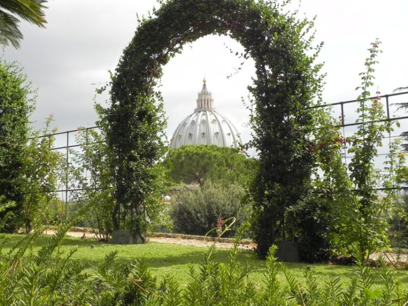 Vatican: Vatican Gardens with Bus Tour & Vatican Museums - Walking Tour of the Vatican Gardens and Hidden Art Features