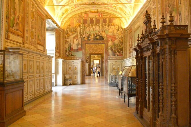 Vatican VIP:Exclusive Private Tour with Sistine Chapel & Basilica - Michelangelo’s Masterpiece in the Sistine Chapel