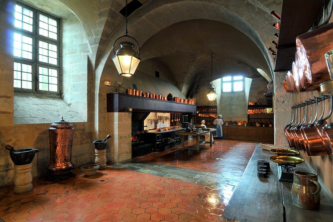 Vaux-le-Vicomte Castle Day Trip with Chateaubus Shuttle - Limitations and Considerations