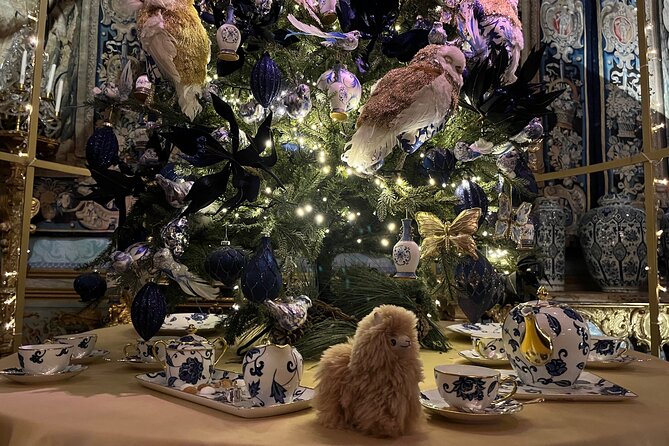 Vaux-le-Vicomte Castle Private Guided Half-Day Tour from Paris - Unique Christmas Festivities at Vaux-le-Vicomte