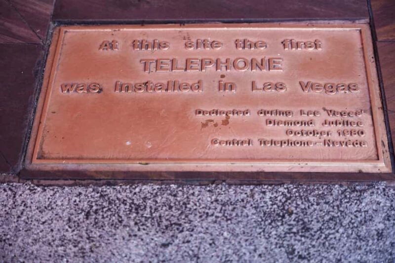 Vegas in 60 Minutes: A Downtown Story Experience - Logistics and Group Experience