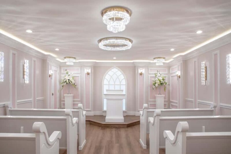 Vegas - Wedding or Vow Renewal at Storybook Wedding Chapel - Accessibility and Language Support