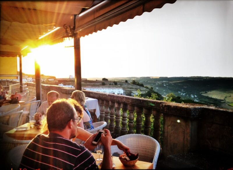Vejer de la Frontera (Cádiz): Historical Walking Tour - Logistics: Meeting Point and Tour Details