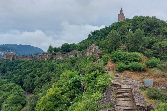 Veliko Tarnovo and Arbanasi day tour from Sofia with pickup - Honoring Bulgaria’s Kings at the Asenevtsi Monument