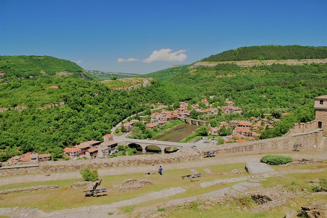 Veliko Tarnovo and Arbanassi Small-Group Day Trip from Sofia - Key Points