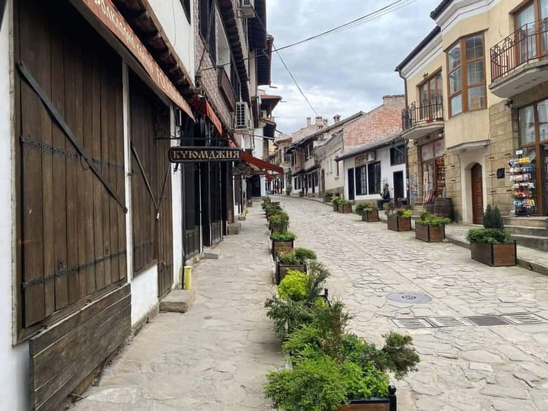 Veliko Tarnovo: City Monuments Guided Walking Tour - Visiting the Royal Mausoleum and Other Key Monuments