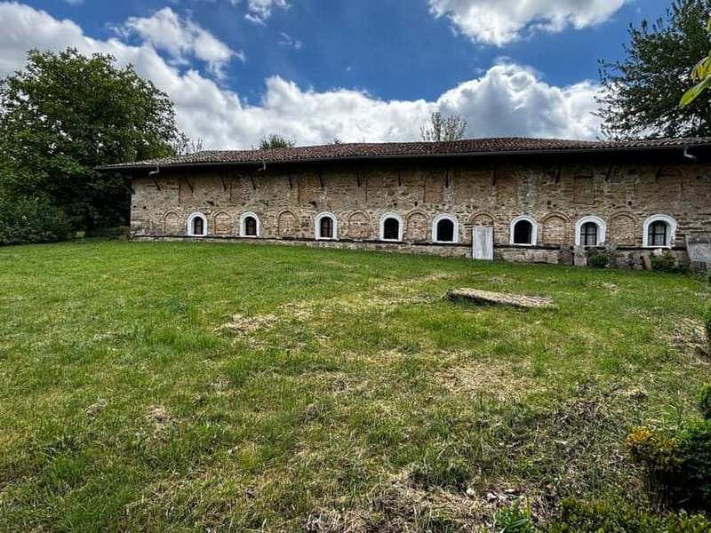 Veliko Turnovo-Bulgarian old capital and Arbanasi - The Charm of Arbanasi Village and Its Historic Churches