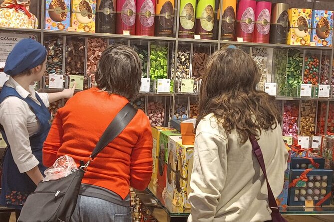 Venchi Rialto: Chocolate Tasting Experience in Venice - Exclusive Discount and Tasty Takeaway Gifts