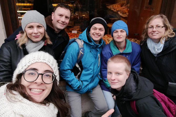 Venetian Cicchetti Street Food & Sightseeing Walking Tour with local guide - The Guide’s Role and Personal Touch