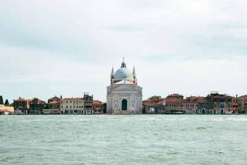 Venice: 1-Hour Panoramic Boat Tour - Accessibility and Practical Tips for Participants